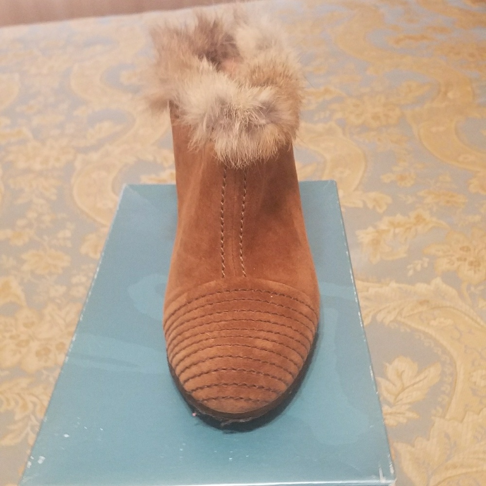 Ladies Suede Wedge